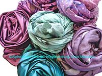 modestil-beratung-Farb-typ-foulards-schals-image-outfit-bei-Alphaimage-CH-ZH-Silvia-Meeuwse